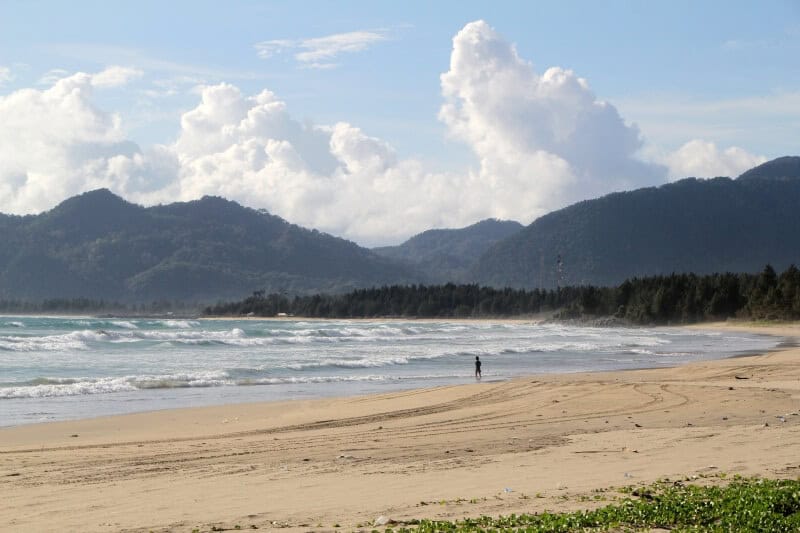Spot Surfing Terbaik Di Aceh Besar