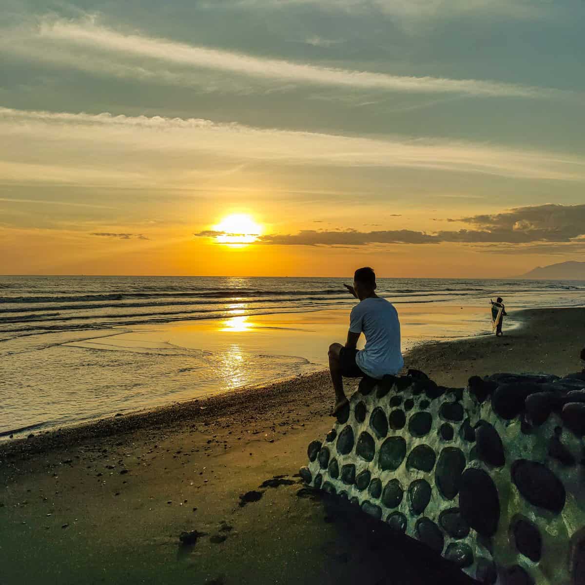 sunset di pantai tangsi