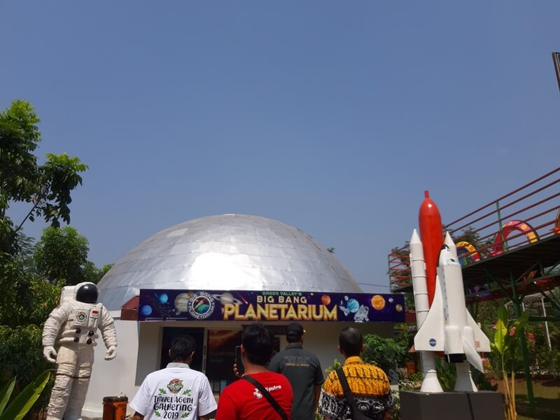 planetarium green valley waterpark