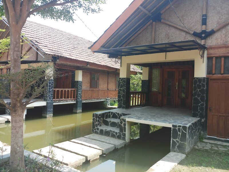villa kampung budaya karawang