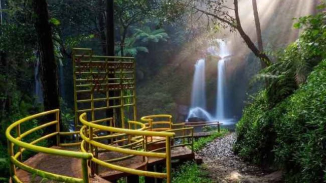 Air terjun grenjengan kembar