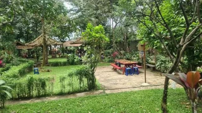 Aktivitas di kampoeng wisata cinangneng