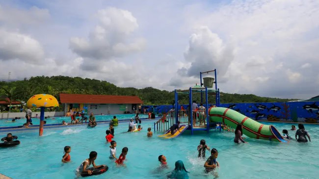 Fasilitas yang tersedia di wisata buken