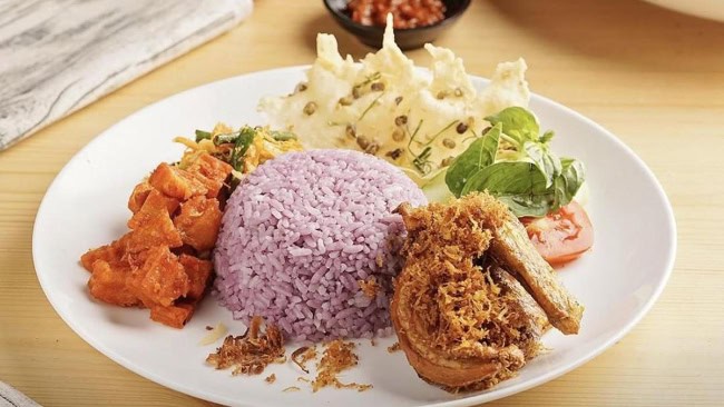 Nasi uduk ungu
