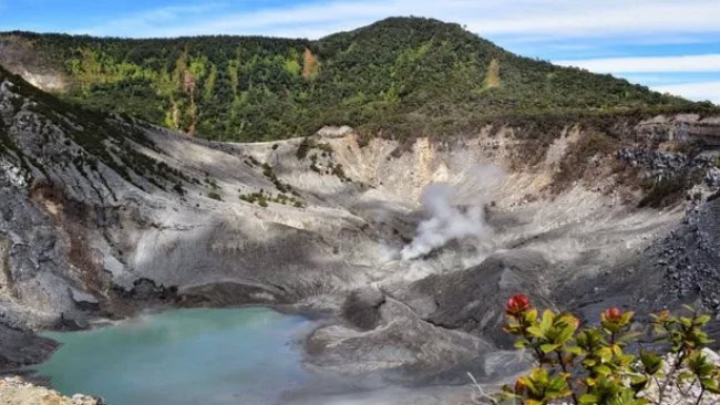 Sejarah wisata tangkuban perahu