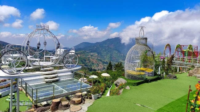 Wisata batu angkruk