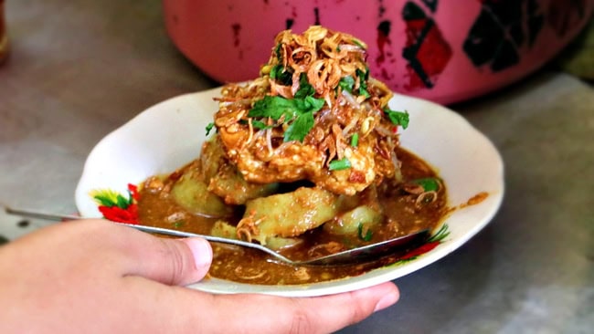 Lontong sambel
