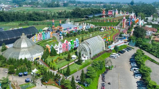 Daftar Wahana dan Harga Tiket di Florawisata Santerra de Laponte