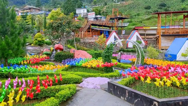 Harga Tiket Masuk Villa Khayangan