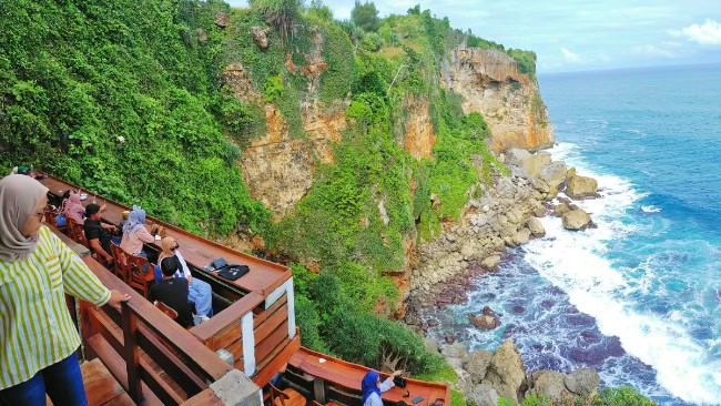 Harga Tiket dan Jam Buka Puncak Segoro