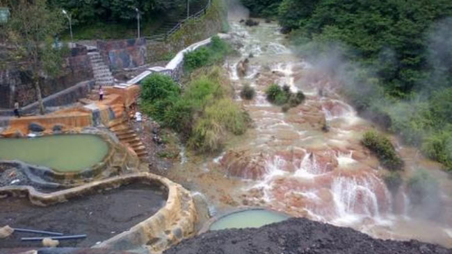 Wisata Air Panas Gunung Kelud
