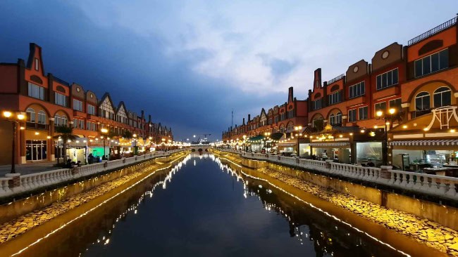 La Riviera PIK Jakarta