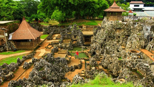 Taman Wisata Goa Sunyaragi