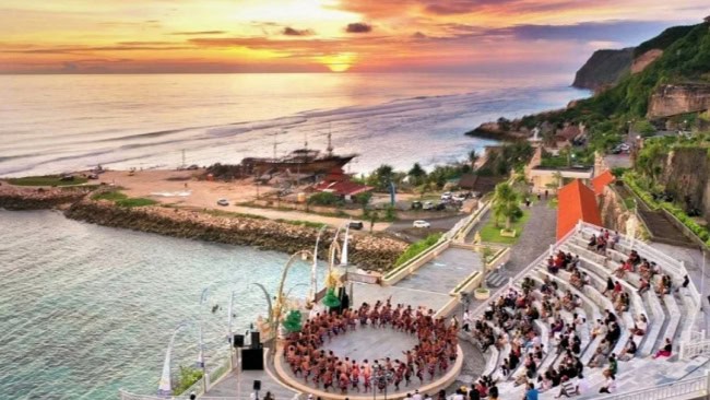 Daya Tarik yang Dimiliki Pantai Melasti