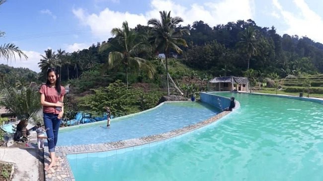 Pemandian Air Panas Tirta Husada