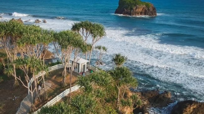 Harga Tiket Masuk Pantai Karang Tawulan