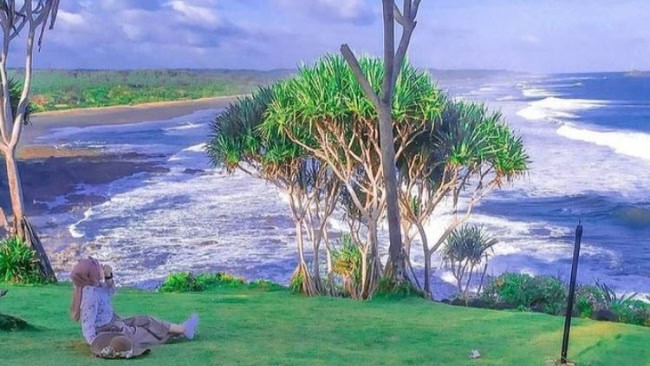 Jam Operasional Pantai Karang Tawulan