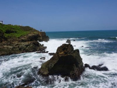 Pantai Karang Tawulan Tasikmalaya, Tempat Healing Terbaik dengan View Spektakuler