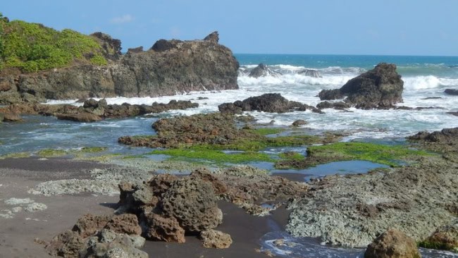 Pantai Karang Tawulan