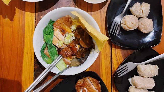 Cahaya Timur Bakmi & Kopi