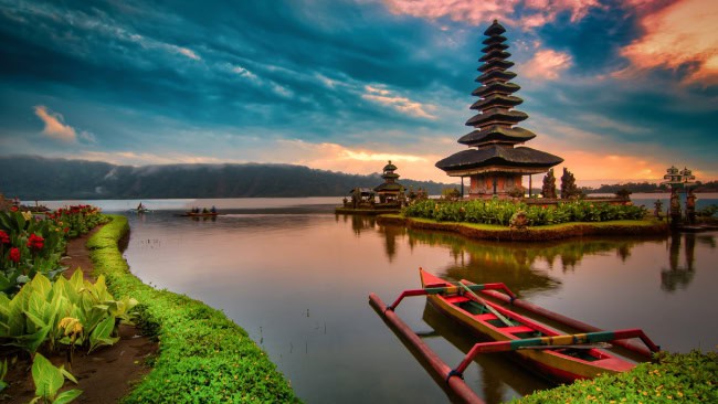 Danau Beratan dan Pura Ulen Danu Bratan