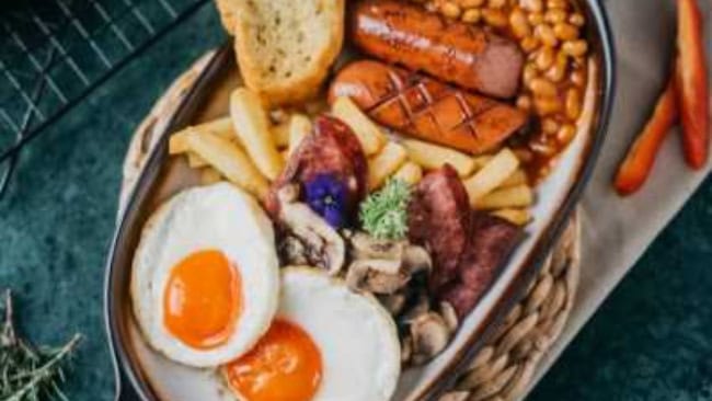 Fasilitas yang imiliki Luna Coffee & Eatery