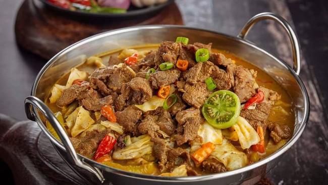 Sate Sapi & Tongseng Pak Sadi