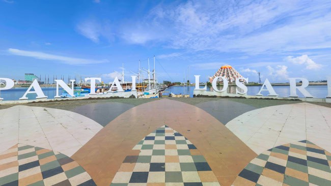 Losari Beach Platform